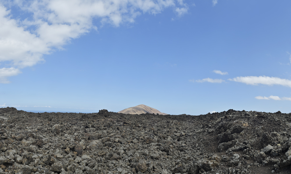 Preview lavafeld mit vulkan.jpg